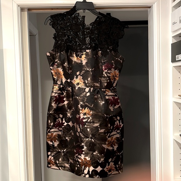 Trina Turk Dresses & Skirts - Trina Turk lace and brocade dress